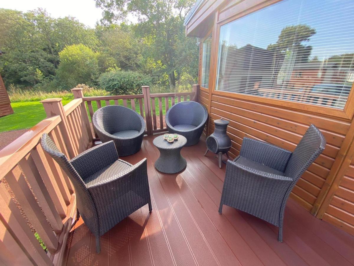 Ascot Lodge - Hot Tub Hideaway - Northumberland Felton  外观 照片